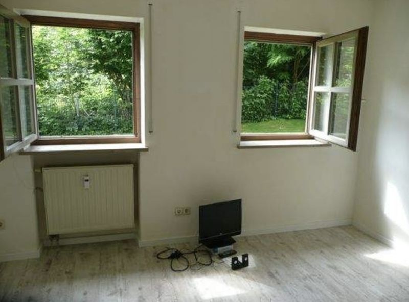 Stilvolle 1-Zimmer-Erdgeschosswohnung mit Einbauküche & Duplex-Stellplatz in Passau